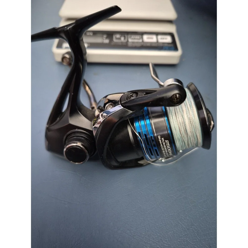 Shimano Nexave 2500HG Spinning Reel Euc